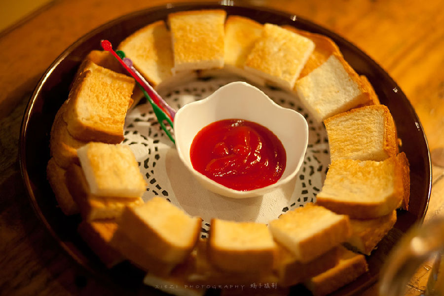 西安还有这么一个地方可以让你被猫咪围绕，享受当铲屎官的感觉