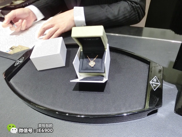 女人天生会败家，看豪门媳妇败金百万南非购超大钻戒，超级嫉妒！