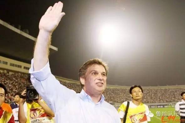 鲁沪恩怨那些事，范大将军向巴力吐口水，老茂掌掴虞伟亮