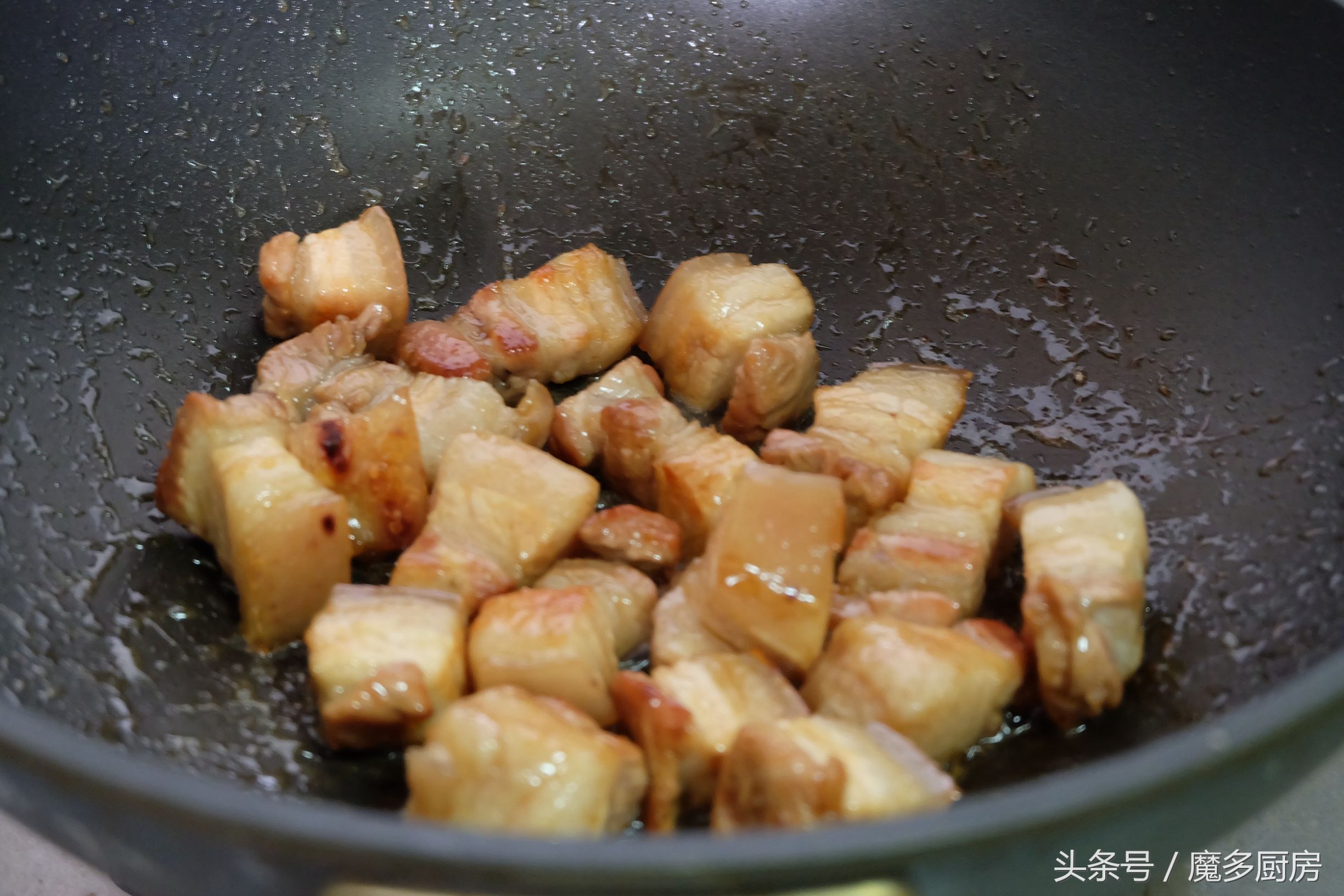 砂锅炖五花肉好吃吗,砂锅炖白菜豆腐香菇土豆五花肉