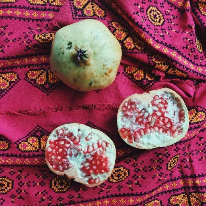 大家好，今天给大家介绍一下，这是风物君特别爱吃的——石榴