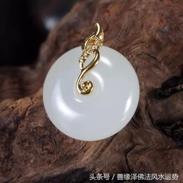 男生戴玉好还是女生戴玉好,男人戴玉好还是女人戴玉好