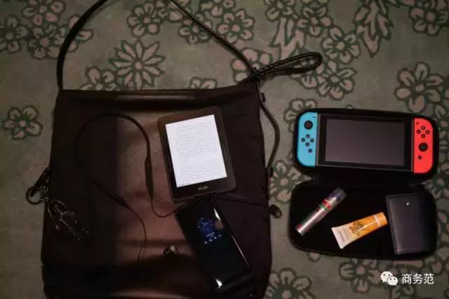 我翻了13个男人的包包，金牛座的男人最爱买买买？