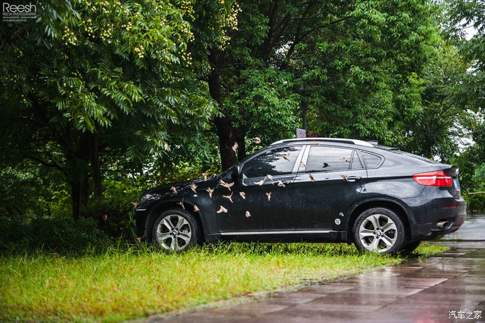 宝马X6,不谈性能如何!自驾遇上大雨还被拍成大片,颜值绝对够!
