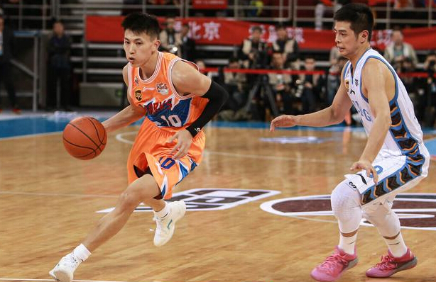 重建也有错?他们送走老臣被骂无情无能,新季闯入前八就算赚到?