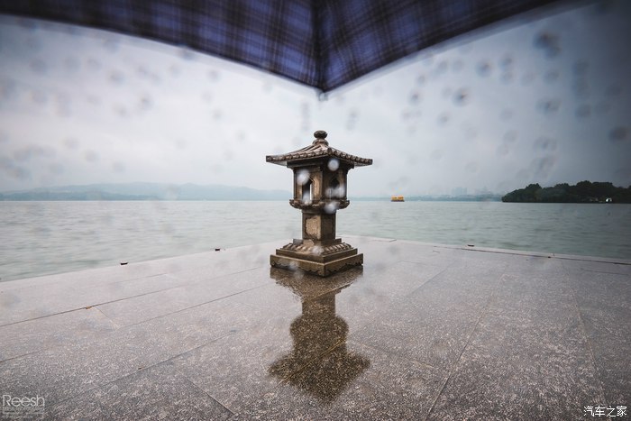 宝马X6,不谈性能如何!自驾遇上大雨还被拍成大片,颜值绝对够!