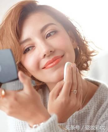 粉饼和散粉和定妆喷雾和蜜粉区别,一秒鉴别