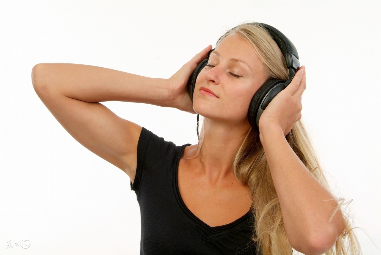 女人会用哪些语言暗示你,女人的行为举止暴露她的性格