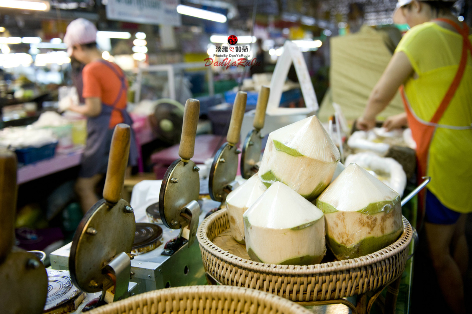 泰国山竹新鲜美味 (泰国清迈最大的食物批发市场)