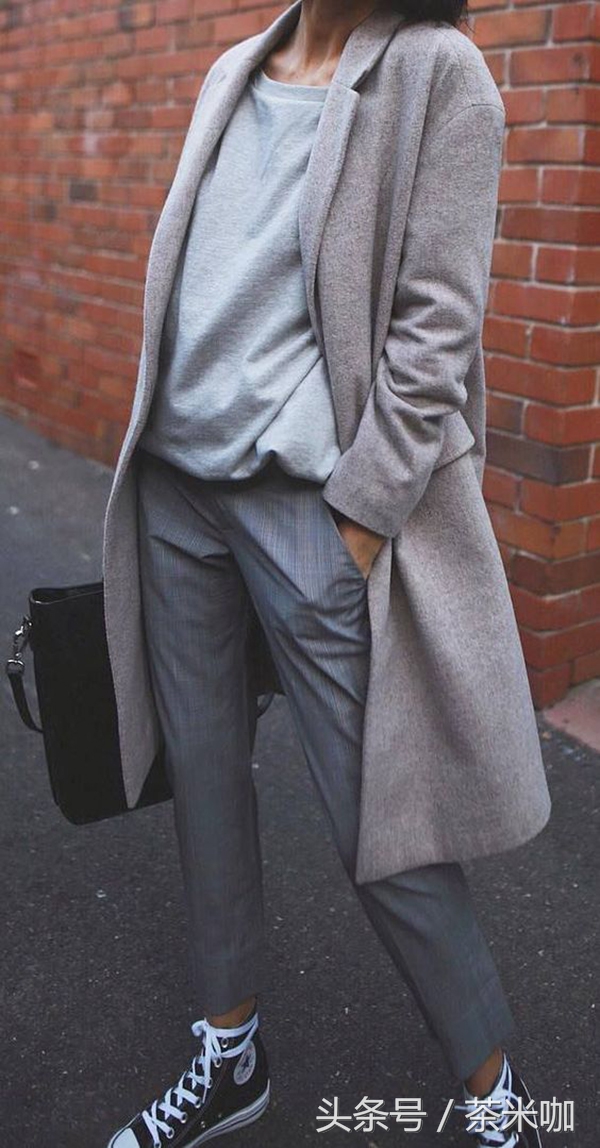 别再说灰色低调了！教你用灰色配搭出最潮街头风