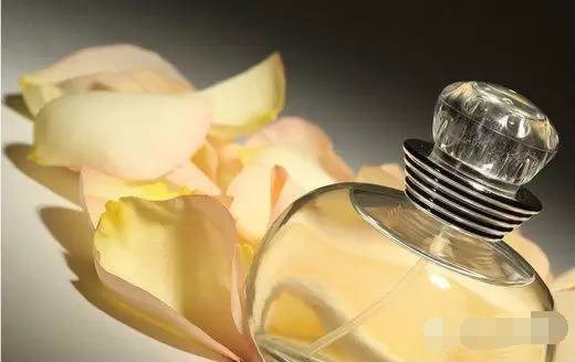 你身上有味道吗？香味还是臭味？你老婆老公喜欢不？这味哪来的呢