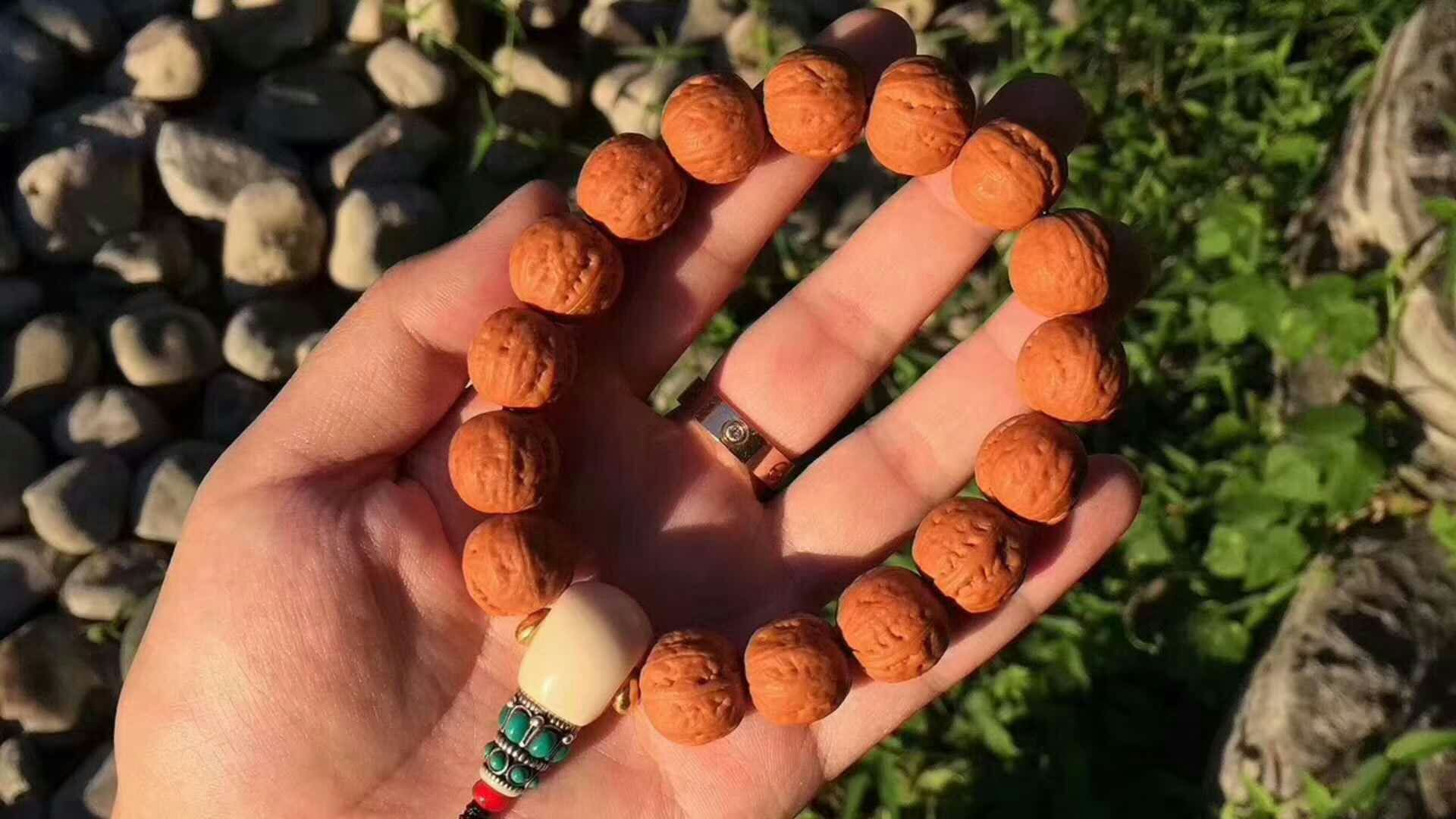 100元以内的文玩核桃手串推荐,文玩小核桃手串的品种