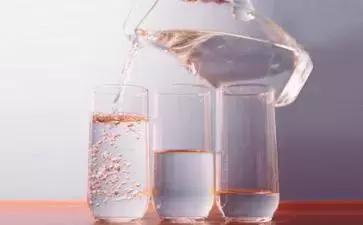 脸上有斑斑点点的千万不要怕,脸上起了斑斑点点是怎么回事