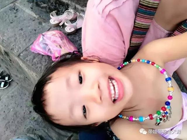 开着房车去遛娃,开着房车带狗狗出去玩