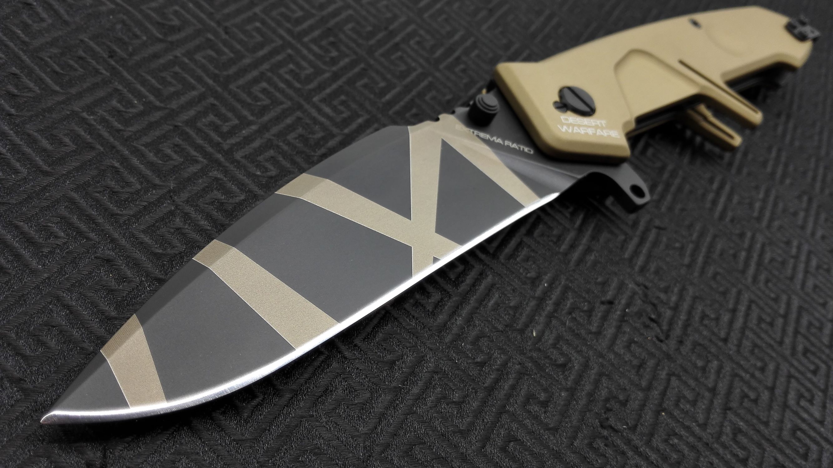 玩刀很厉害的老兵,玩刀三十年