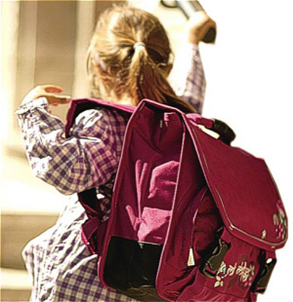 书包重量并不代表学业负担，英国留学不应该是“逃离”~