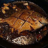 红烧鲳鱼用黄豆酱做法,红烧鲳鱼豆腐家常做法