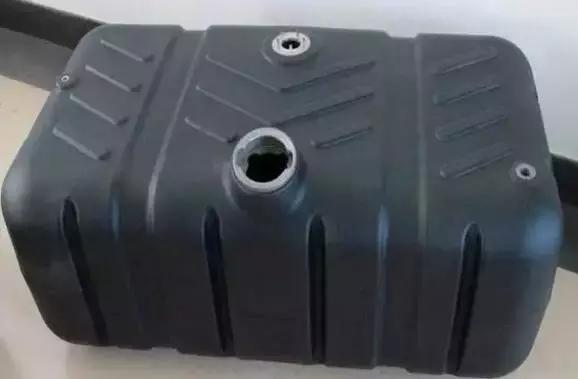 不看油表怎么判断油箱还剩多少油,看不见油表