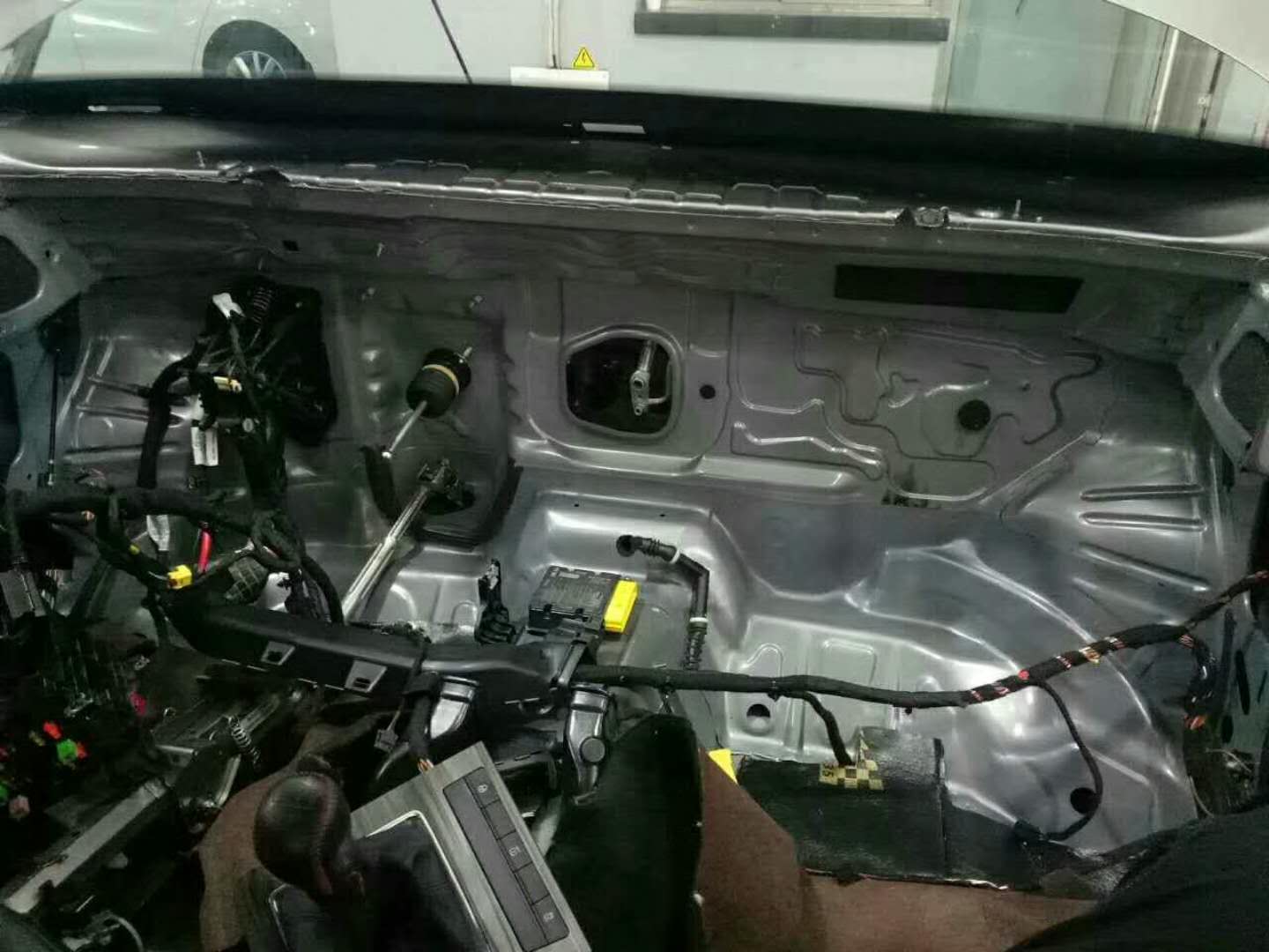 斯柯达明锐汽车隔音、含挡火墙，难以忍受的车内异味得到解决