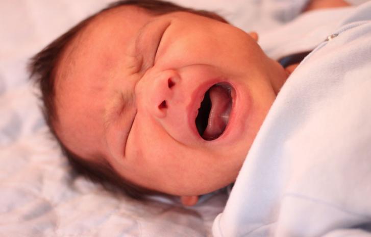 换季宝宝皮肤红红的怎么办,宝宝过敏季节皮肤怎么护理