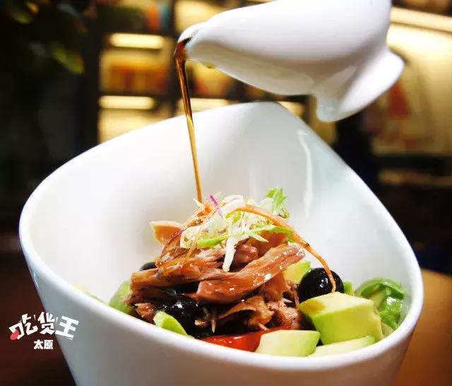 藏在万国MOMA里的秘密花园，不仅仅是一家颜值爆表的西餐厅！