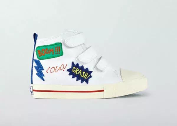 小孩的鞋子今年的新款,孩子的鞋都小了