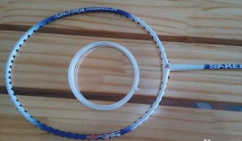 羽毛球拍穿线方法及视频,羽毛球拍穿线如何跟穿线师说