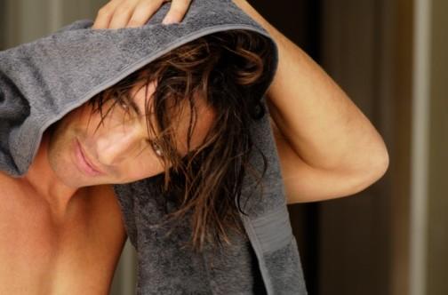 脱发厉害用什么育发液,脱发吃什么能帮助生发呢