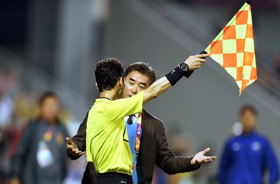 足球越位搞不懂,看足球什么是越位