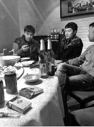 谁说运动员不沾烟酒？姚明都有烟史，国足无兄弟不烟酒！