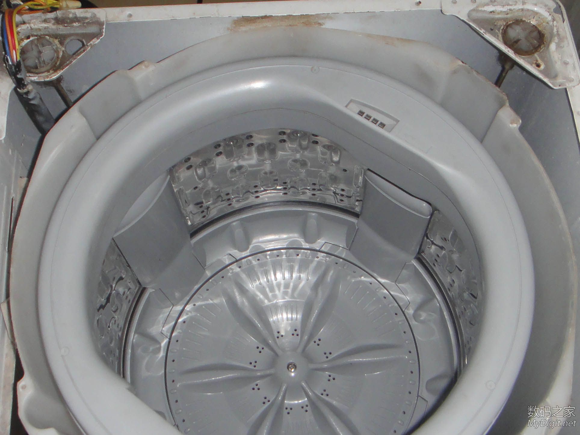 小天鹅洗衣机离合器坏了怎么修复,小天鹅全自动洗衣机洗衣服太脏