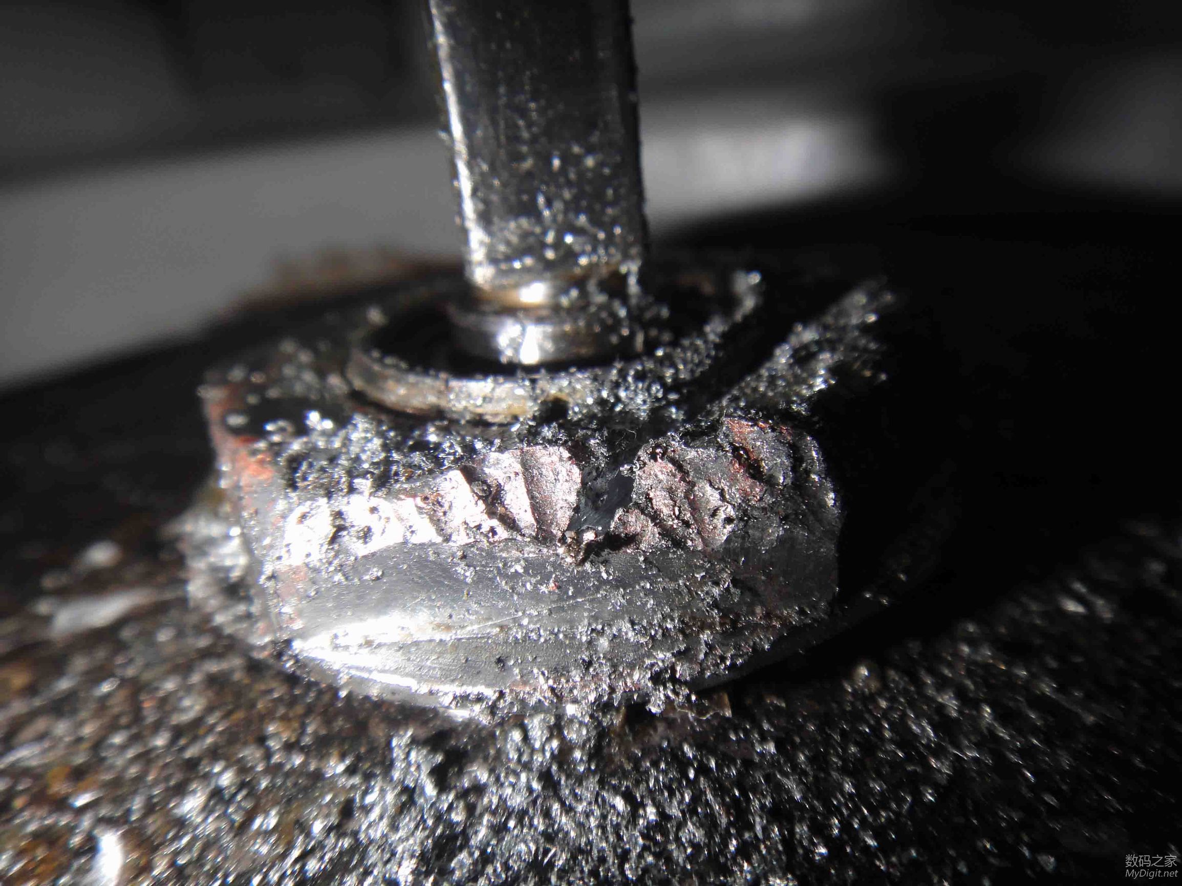 小天鹅洗衣机离合器坏了怎么修复,小天鹅全自动洗衣机洗衣服太脏