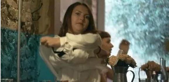 “女为悦己者容”绝对是千年*局骗**，新加坡妹纸中招了吗？