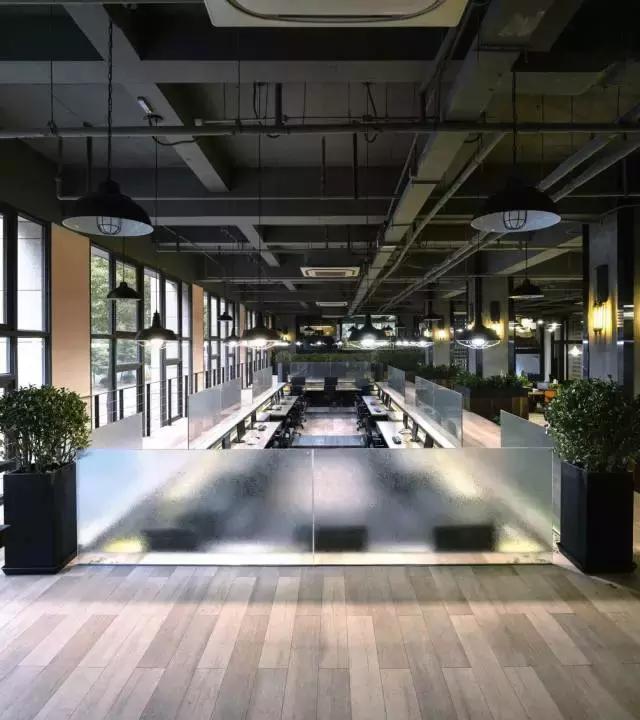 搭建二层公寓loft隔层,极简办公室loft设计方案