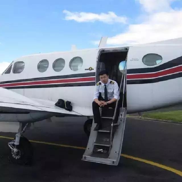 坐飞机害怕三招帮你战胜恐飞症,飞机颠簸跟机长的技术有关系么