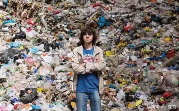 男子靠捡垃圾一年赚百万,捡垃圾赚钱真实案例