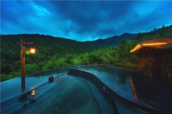 夏天一过，我就在寻寻觅觅这一汪温泉！