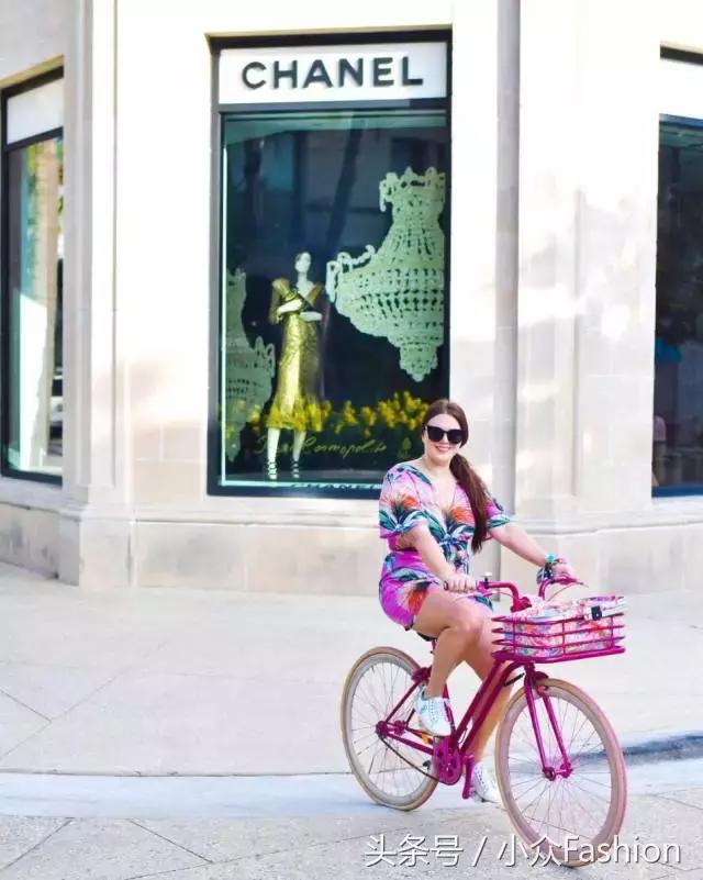 不是越瘦越美丽，这个200斤的胖姑娘用穿衣征服了全世界！