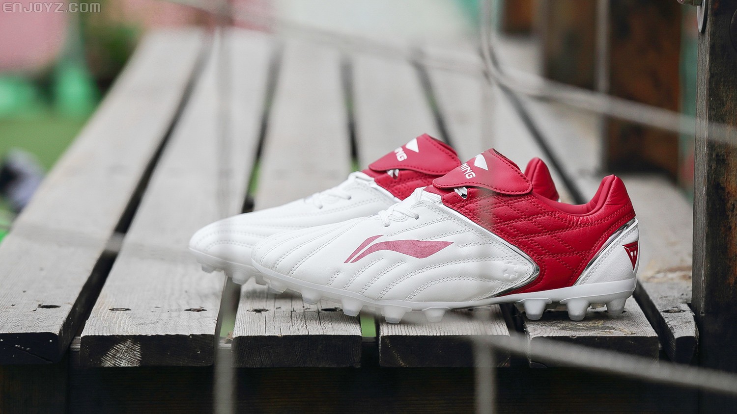 李宁铁2和美津浓足球鞋哪个好,李宁足球鞋铁系列二代直播