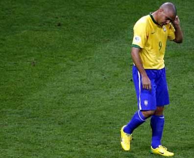 足球记忆纪录片罗纳尔多,罗纳尔多足球记忆