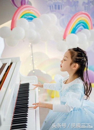 贾乃亮李小璐为甜馨过8岁生日,李小璐甜馨王诗龄