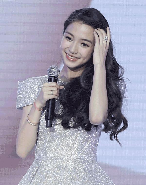 从婚前公主，到婚后女王，baby一直用珠宝承载着美妙的爱情！