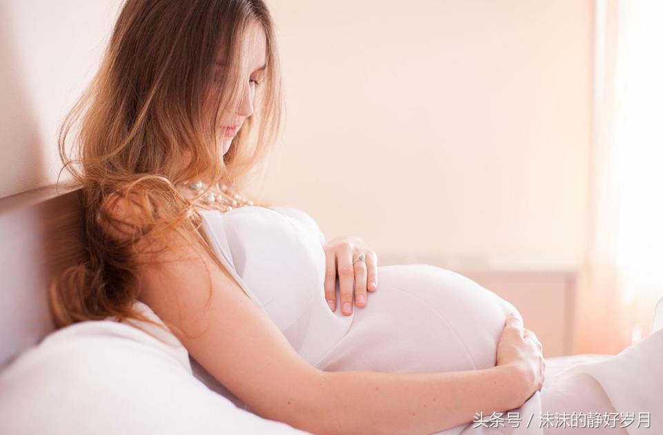 孕早期见红b超却是好的,孕初期见红医生说要卧床