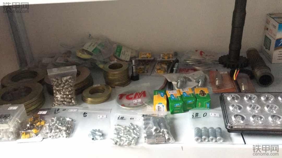 90后创业路上的小伙,90后挖机老板的一天