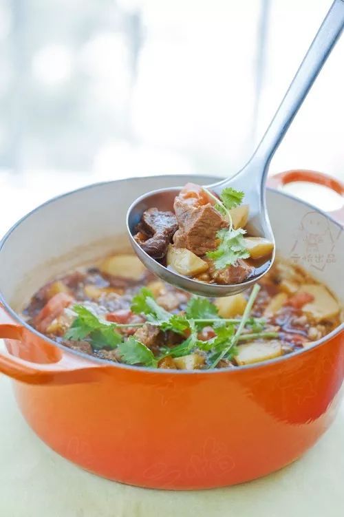 高压锅炖牛肉土豆胡萝卜西红柿,土豆炖牛肉西红柿的正宗做法王刚