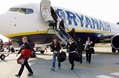 坐飞机真的省钱吗,1000元免费坐飞机靠谱吗