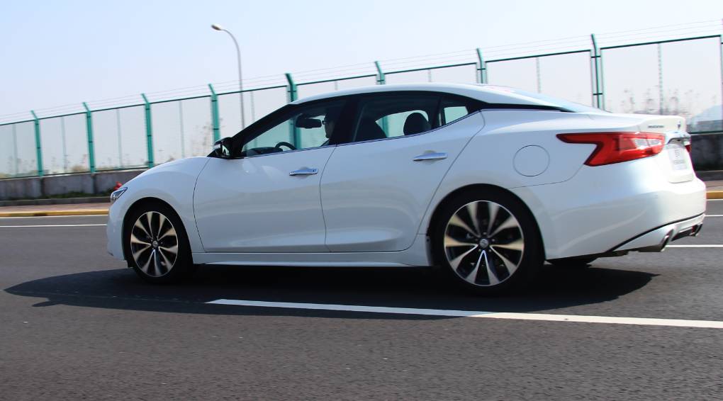 试驾日产西玛,2022款日产西玛试驾