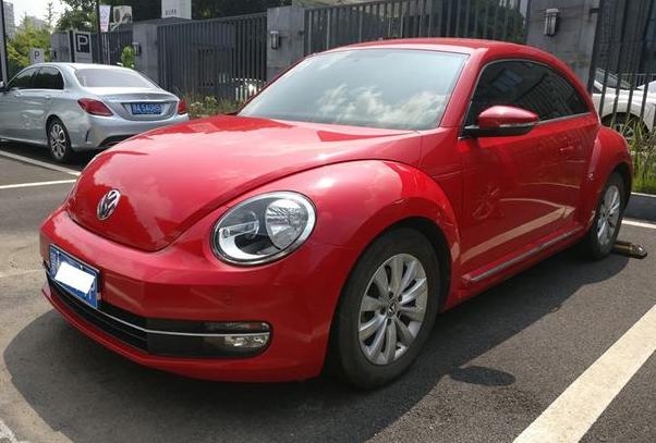 模特刘小姐,10万块买二手甲壳虫,并且说就喜欢这样的车身!