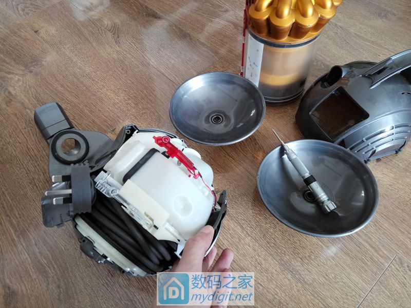 戴森dc有线吸尘器拆解,戴森吸尘器拆解详解