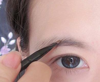 淡妆化妆步骤教你如何化淡妆,淡妆的画法化妆的正确步骤顺序